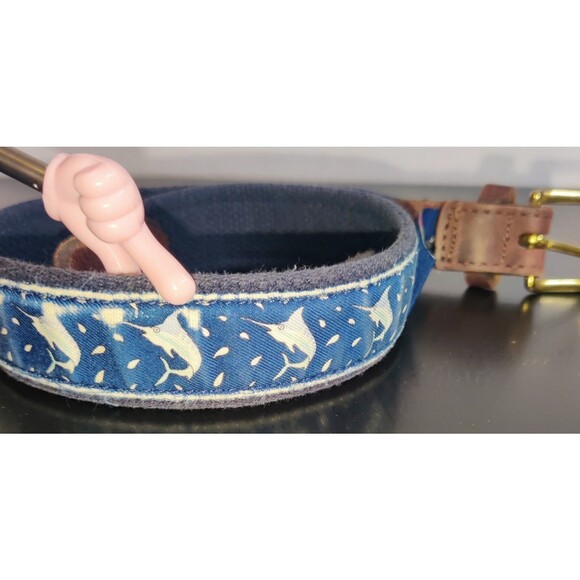 Vineyard Vines Swordfish Canvas and Leather Tipped Teen belt Size 26 Pre Owned - Picture 8 of 11